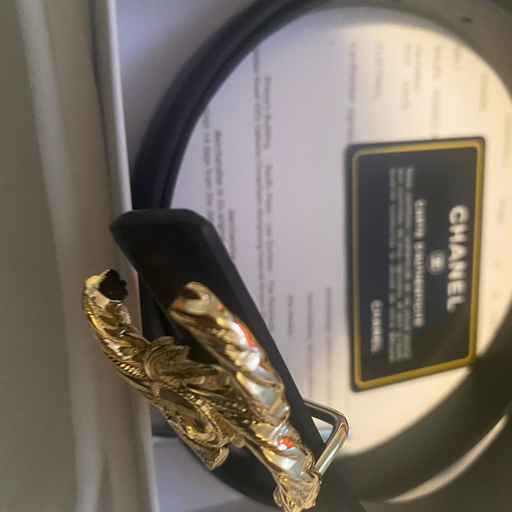 CHANEL Black Leather Belt Gold CHANEL Logo Buckle - Picture 5 of 12